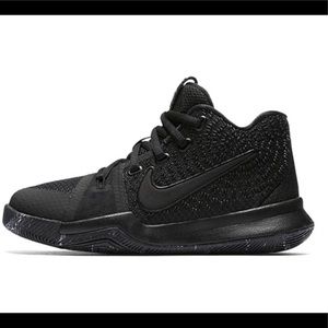 Nike Kyrie 3 Boys Basketball shoes